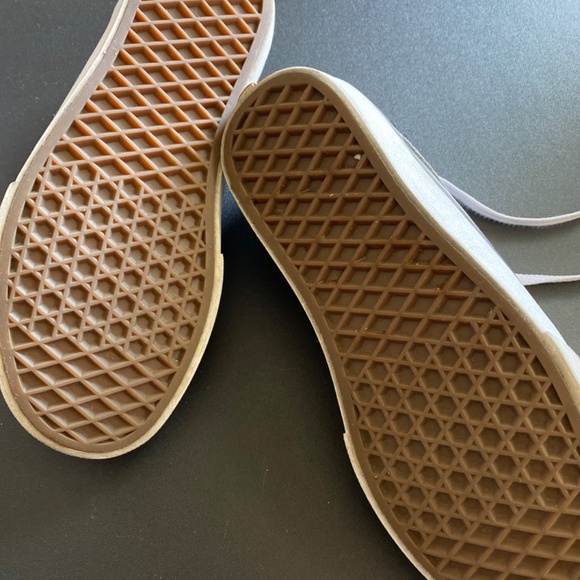 Vans Youth Size 5 or Womens Size 6.5 - Picture 3 of 3